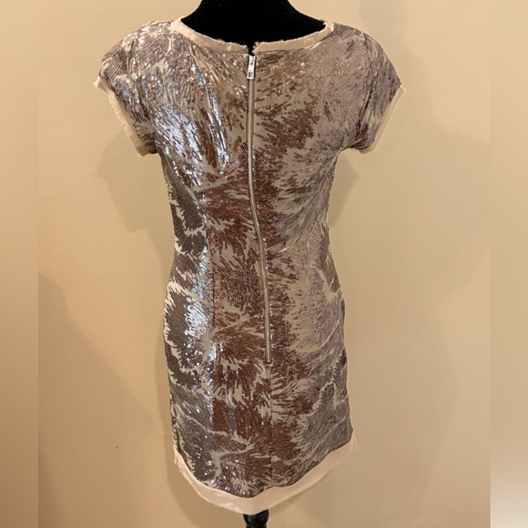 Women’s VINCE CAMUTO bronze gold sequin sheath dress- size 6 - Picture 4 of 8